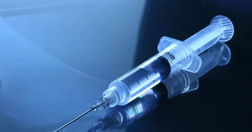 Виробники вакцин готують щеплення від пташиного грипу для людей “про всяк випадок”