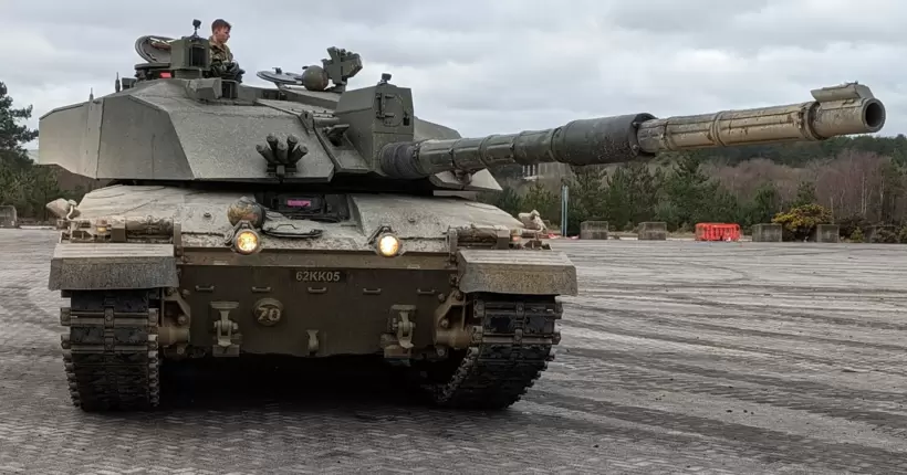 Українські танкісти завершили навчання на Challenger 2 у Великій Британії