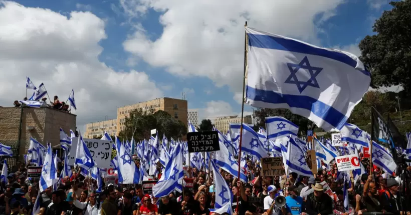 Мітинги в Ізраїлі тривають: під парламентом зібралося понад 100 000 людей