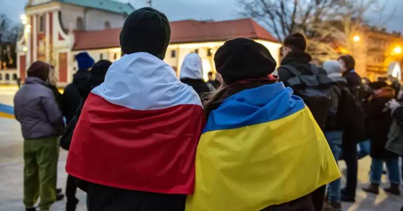 Майже 80% поляків вважають відносини з Україною позитивними