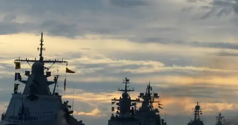 росія вивела в Чорне море чотири кораблі, серед них є ракетоносій, - ВМС