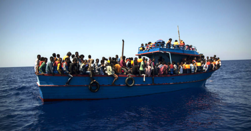 В Середземному морі триває рятувальна операція: допомоги потребують 1200 мігрантів