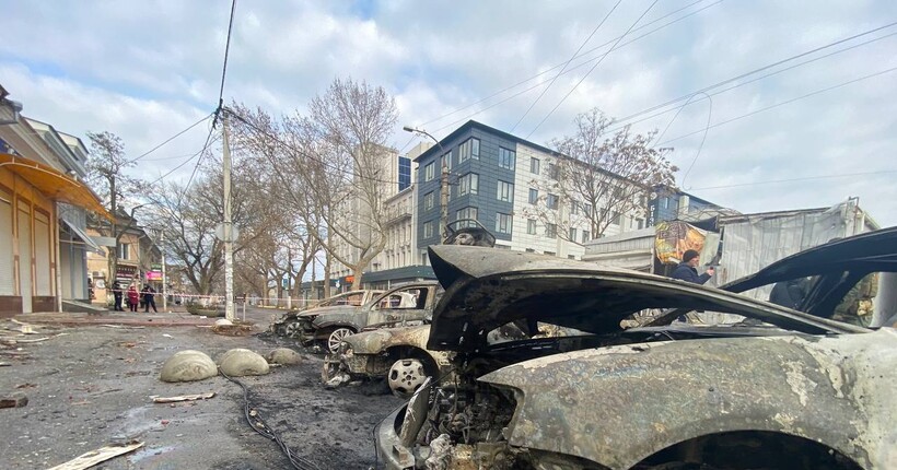 Росіяни обстрілюють центр Херсона: є поранені