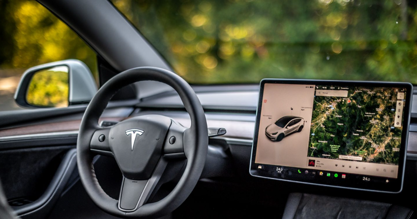 Tesla ушосте від початку 2023 року знижує ціни на свої електрокари у США