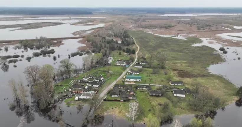 Україна потерпає від повені: чому річки затоплюють міста й села і коли це закінчиться