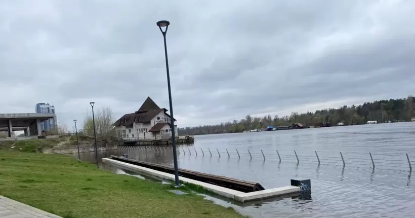 У Києві рівень води падає, але досі є підтоплення, - КМВА