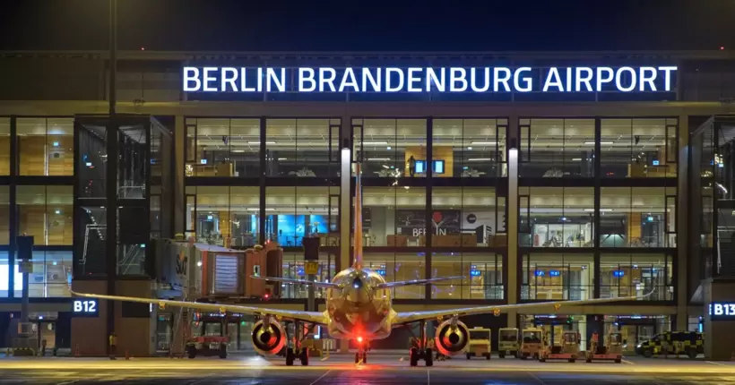 Страйки працівників: в аеропортах Берліна та Гамбурга скасовують сотні рейсів