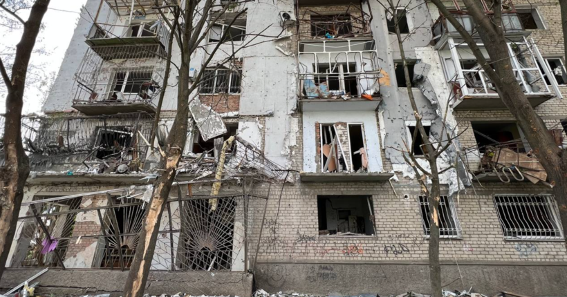 У Миколаєві внаслідок обстрілу знищено 700 вікон у будинках