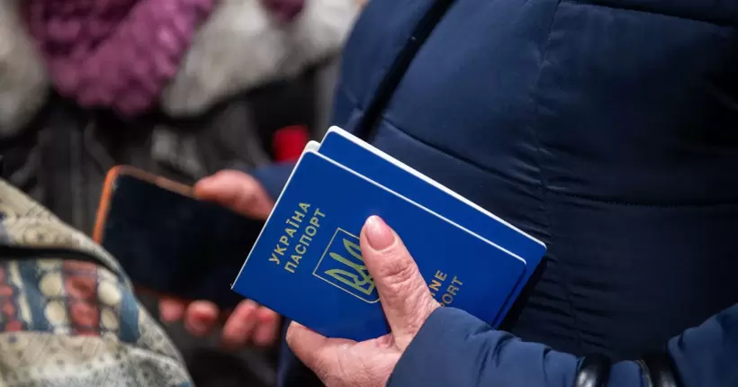 Як сплатити податки українським біженцям: інструкції від податківців семи країн