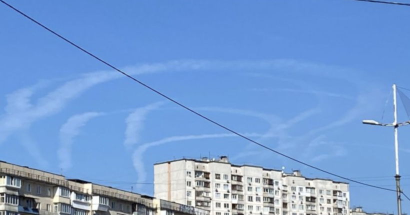 У Солом’янському районі Києва пролунали вибухи: горить чотириповерхова будівля