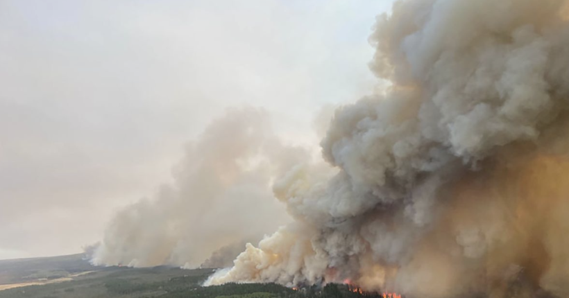 Канаду охопили масштабні лісові пожежі: в одній з провінцій оголошено надзвичайний стан