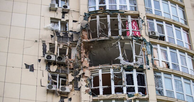 Вибиті вікна, зруйновані квартири та авто: як виглядають наслідки атаки 