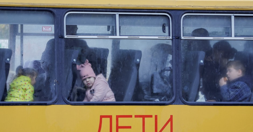 Окупанти масово вивозять українських дітей у Крим та рф перед контрнаступом ЗСУ