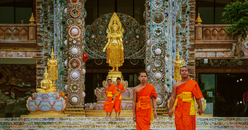 Сімох буддистських монахів арештували за крадіжку $5,3 млн пожертв на храм у Таїланді