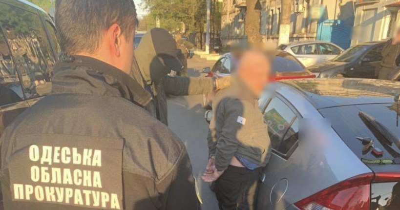 В Одесі начальник мобільного шпиталю вимагав гроші від військових: його затримали