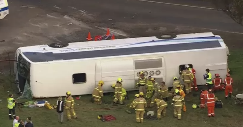 Вантажівка влетіла в автобус з дітьми у Мельбурні: постраждали 18 осіб