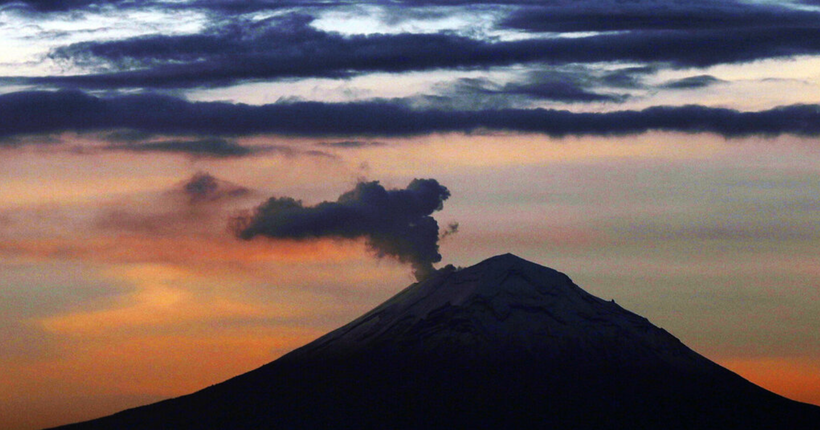 Через надмірну активність вулкана Попокатепетль у Мексиці скасували навчання