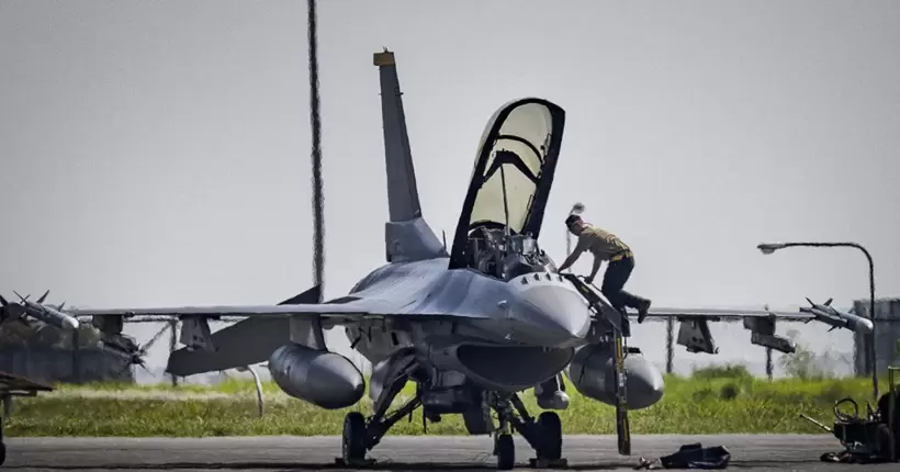 Нідерланди незабаром почнуть підготовку українських пілотів на винищувачах F-16