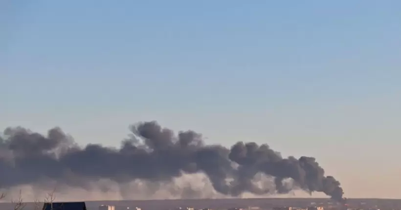 У Брянській області росії спалахнула потужна пожежа на заводі