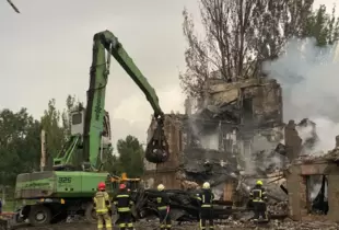 Ракетний удар по Дніпру: завали розібрано,  кількість постраждалих зросла