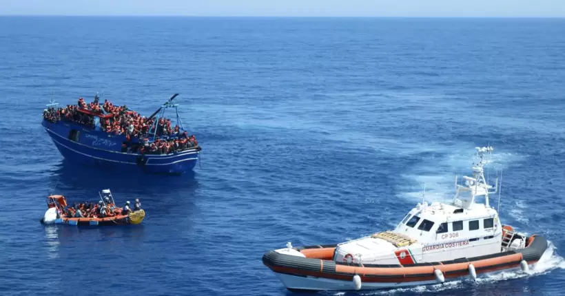 Біля побережжя Сицилії з моря врятували майже 600 мігрантів 