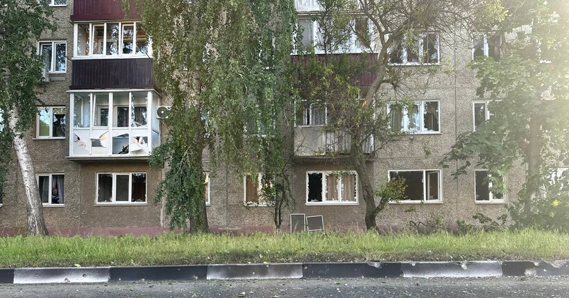 На Бєлгородщині після обстрілів спалахнула багатоповерхівка. Відео