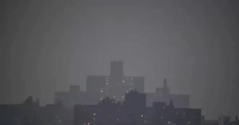 Увесь Нью-Йорк затягнуло димом: мерія закликала містян вдягати маски