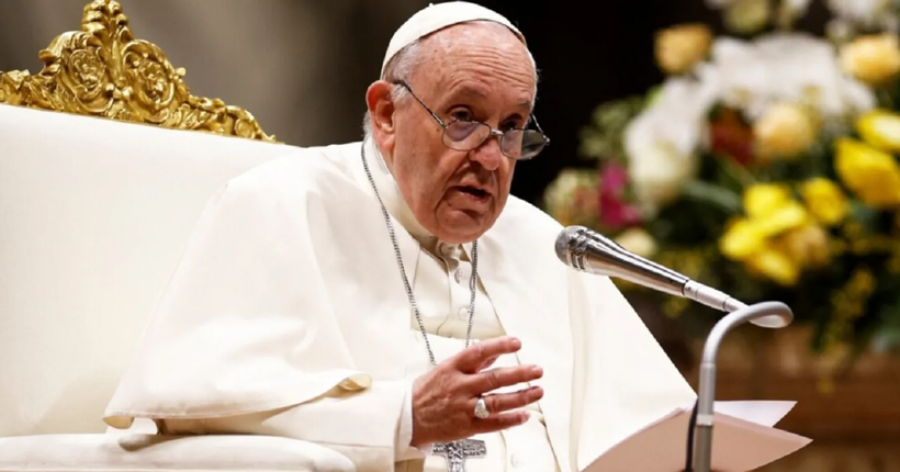 Папа Римський Франциск переніс тригодинну операцію: в якому стані понтифік