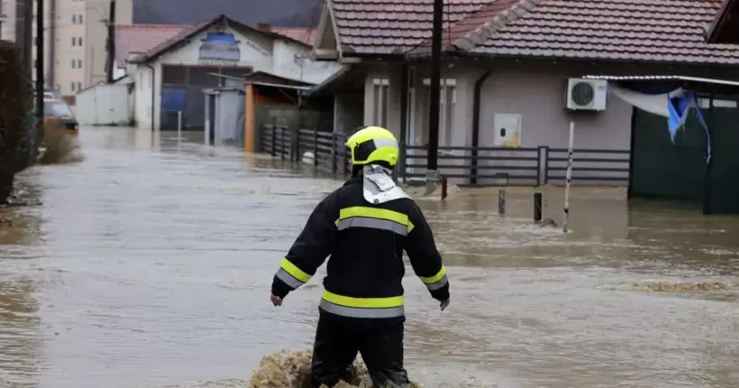 В Сербії та Боснії запровадили надзвичайний стан через повінь