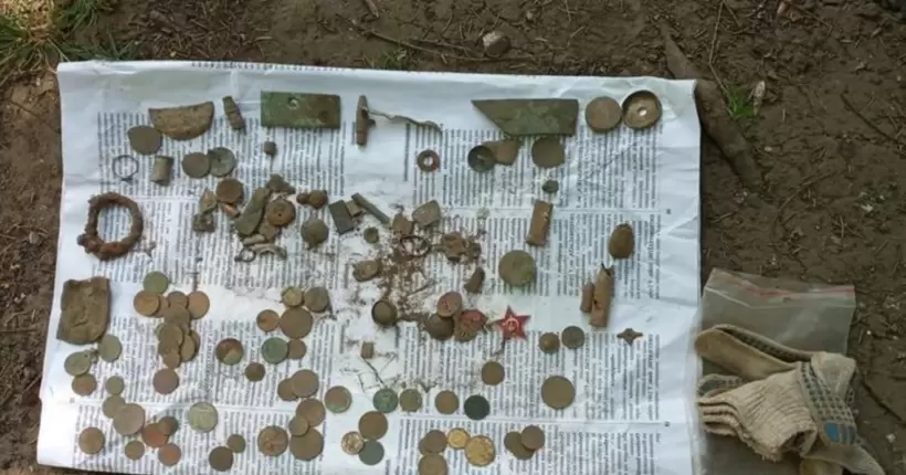 Старі монети та значки: у Чернівцях виявили стародавні артефакти