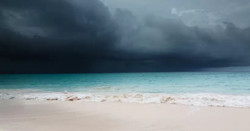 На Карибах вирує шторм 