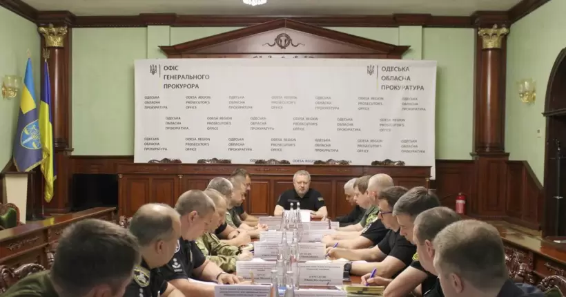 Доступ до укриттів та робота закладів у нічний час: Костін провів нараду з правоохоронцями Одещини