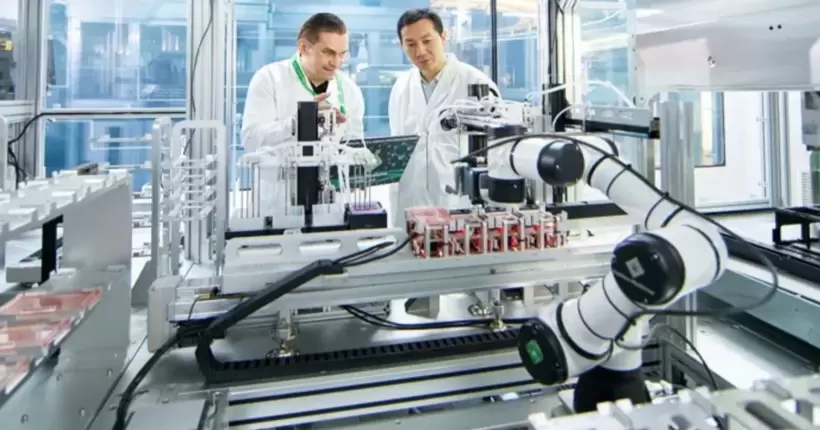 У Китаї на людях почали випробовувати ліки, розроблені штучним інтелектом 