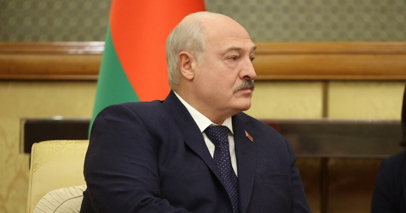 Лукашенко заявив, що привів армію у повну бойову активність