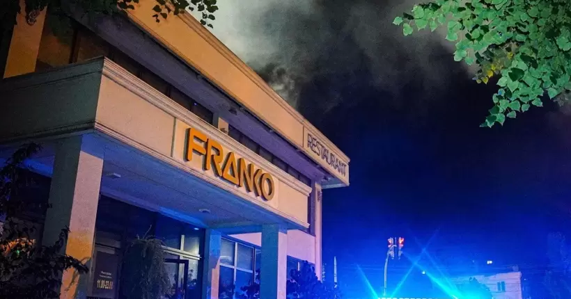Гасили впродовж двох годин: у Хмельницькому сталась пожежа в ресторані