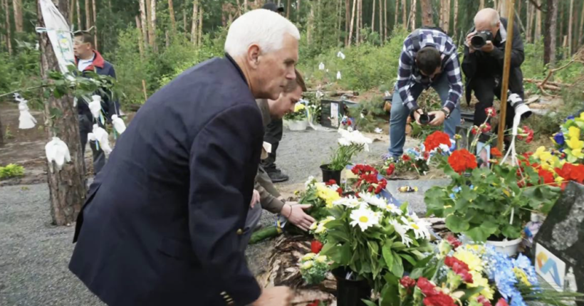 Вже відвідав Бучу та Ірпінь: Майк Пенс несподівано прилетів в Україну
