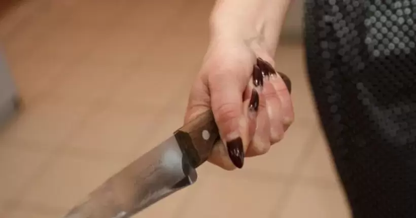 На Рівненщині 39-річна жінка у гніві ножем поранила свого чоловіка