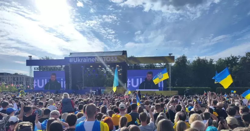 Зеленський виступив на центральній площі у Вільнюсі. Відео
