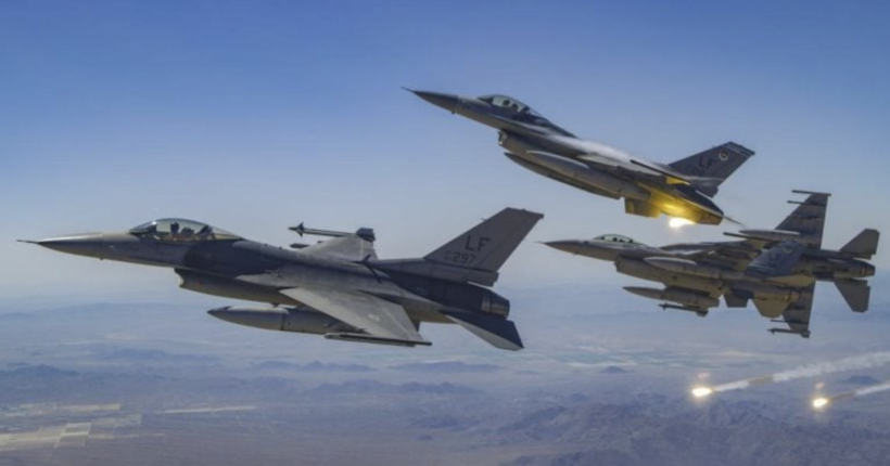 Подоляк: Передачу F-16 Україні треба пришвидшити