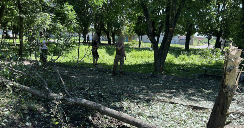 Окупанти з артилерії вдарили по Сумщині: є жертви, поранено рятувальників
