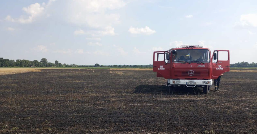 На Черкащині через займання комбайна згоріло 20 га пшениці