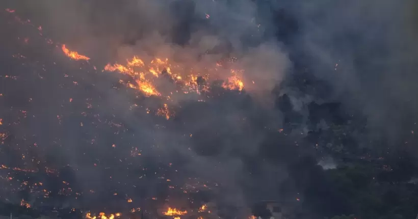 Грецію охопили масштабні лісові пожежі (фото)