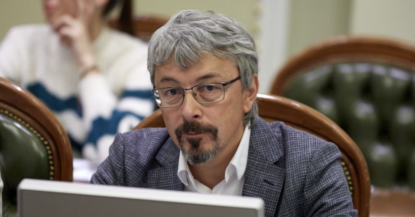 Зеленський попросив Шмигаля розглянути можливість звільнення голови Мінкульту Ткаченка