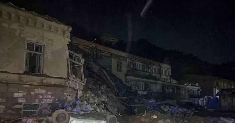 Росіяни ракетним ударом знищили Спасо-Преображенський собор в Одесі (фото)