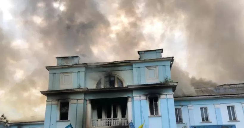 рф касетними снарядами знищила Палац культури у Часовому Ярі (фото)