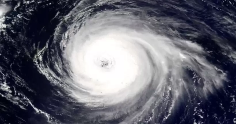 Другий тайфун за два тижні: до Китаю завітав смертоносний 