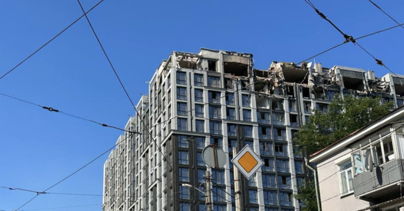 Ракетний удар по Дніпру: в поліцію вже подали 63 заяви про пошкодження майна