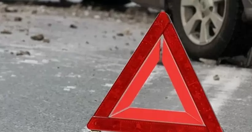 В Полтавській області сталась смертельна ДТП: зітнувся легковий автомобіль і маршрутка (ФОТО)