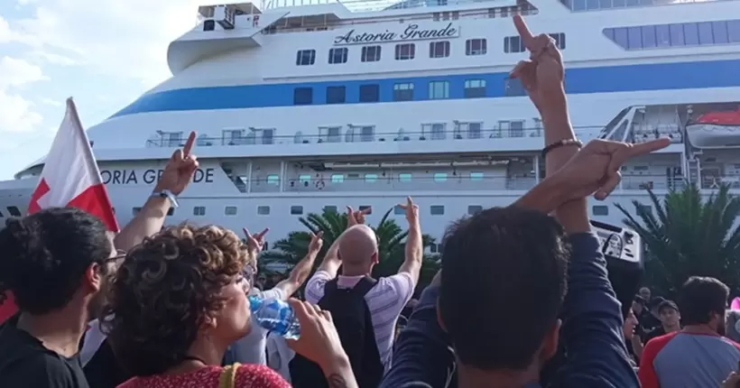 У Грузії триває протест через прибуття круїзного лайнера із росії: десятки затриманих