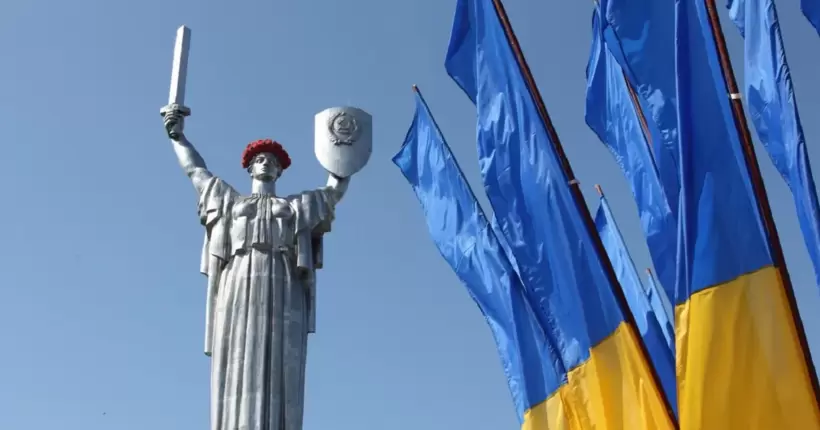 У держдумі росії закликали вдарити по монументу “Батьківщина-мати” у Києві